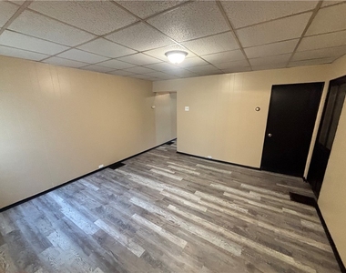 603 E 18th - Photo Thumbnail 3