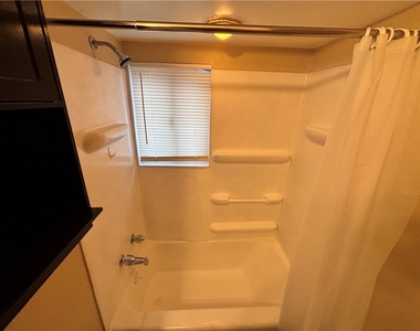 603 E 18th - Photo Thumbnail 12