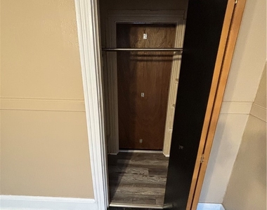 603 E 18th - Photo Thumbnail 10