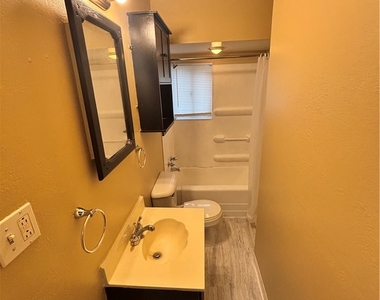 603 E 18th - Photo Thumbnail 9