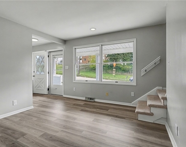 841 E Lutton St - Photo Thumbnail 3