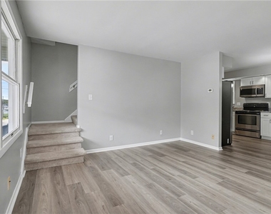 841 E Lutton St - Photo Thumbnail 6
