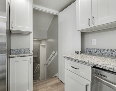 841 E Lutton St - Photo Thumbnail 13
