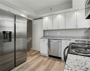 841 E Lutton St - Photo Thumbnail 11