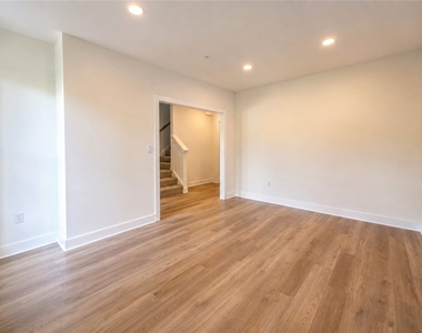 307 Palisade Way - Photo Thumbnail 10