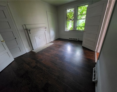 4529 Friendship Avenue - Photo Thumbnail 6