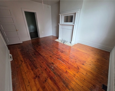 4529 Friendship Avenue - Photo Thumbnail 2