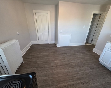 219 5th Street - Photo Thumbnail 7