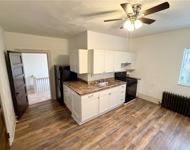 245 S Millvale Ave - Photo Thumbnail 8