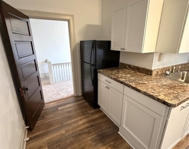 245 S Millvale Ave - Photo Thumbnail 11