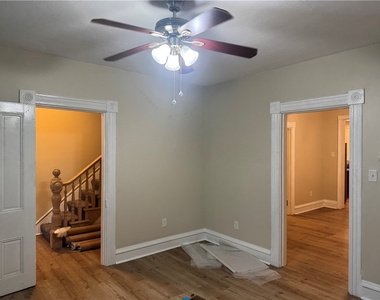 1130 Goettman St - Photo Thumbnail 5