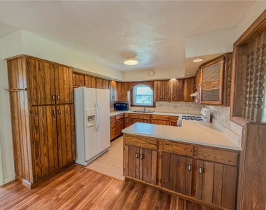 112 Heinz Rd - Photo Thumbnail 13