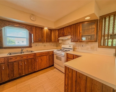 112 Heinz Rd - Photo Thumbnail 15