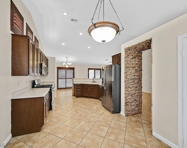 5840 Coconut Creek Street - Photo Thumbnail 7