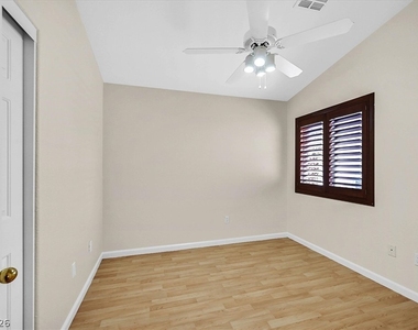 5840 Coconut Creek Street - Photo Thumbnail 15