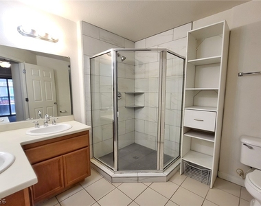 7701 W Robindale Road - Photo Thumbnail 13
