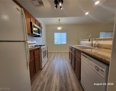 7701 W Robindale Road - Photo Thumbnail 4