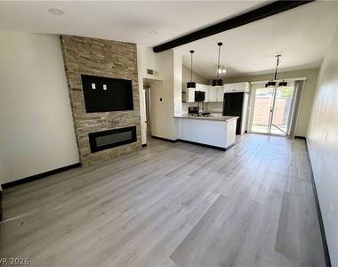 328 Linn Lane - Photo Thumbnail 13