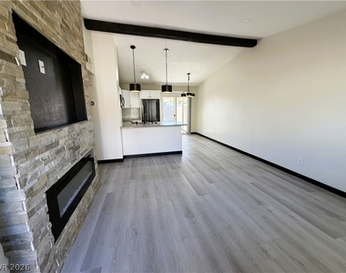 328 Linn Lane - Photo Thumbnail 12