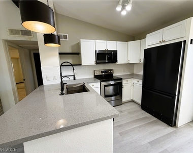 328 Linn Lane - Photo Thumbnail 19