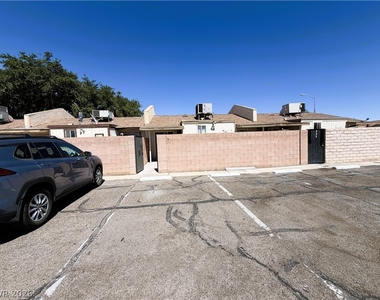 328 Linn Lane - Photo Thumbnail 40