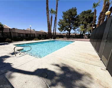 328 Linn Lane - Photo Thumbnail 4