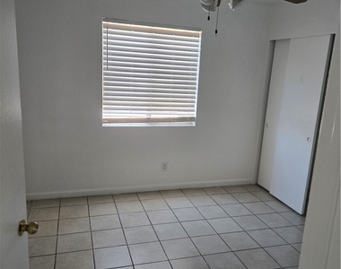 1662 N Lamont Street - Photo Thumbnail 5