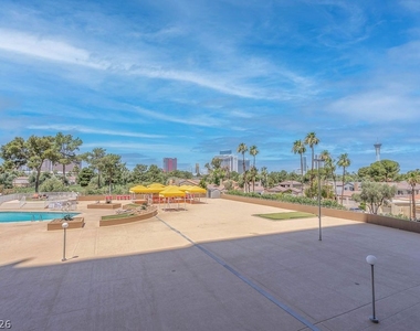 3111 Bel Air Drive - Photo Thumbnail 12