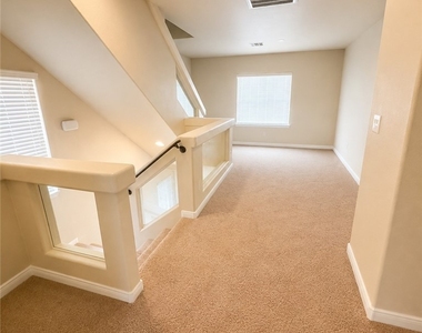 6852 Cavatina Avenue - Photo Thumbnail 3