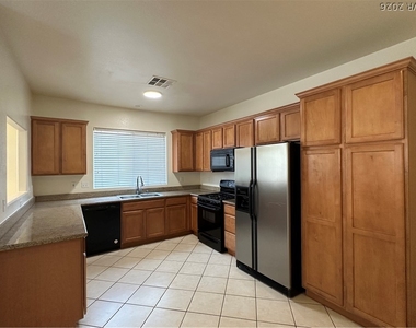 261 Dizzy Petunia Court - Photo Thumbnail 10