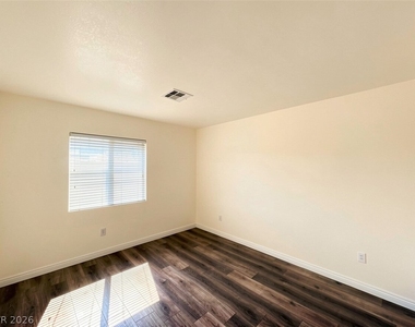 261 Dizzy Petunia Court - Photo Thumbnail 25
