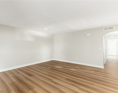 4304 W Lake Mead Boulevard - Photo Thumbnail 9