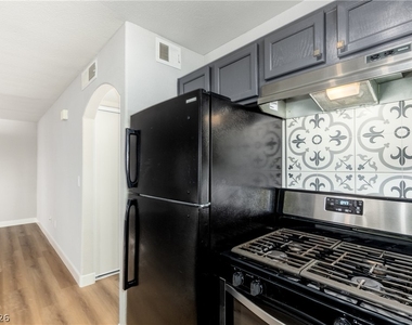 4304 W Lake Mead Boulevard - Photo Thumbnail 11