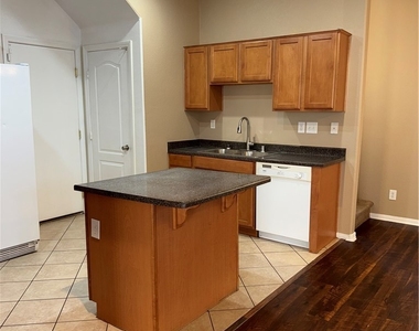 10519 Allegrini Drive - Photo Thumbnail 5