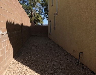 10519 Allegrini Drive - Photo Thumbnail 21