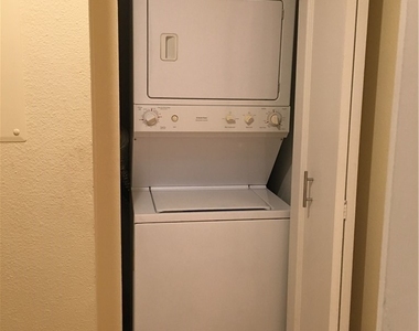 230 E Flamingo Road - Photo Thumbnail 6
