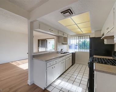 1405 Vegas Valley Drive - Photo Thumbnail 5