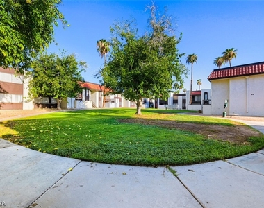 1405 Vegas Valley Drive - Photo Thumbnail 20