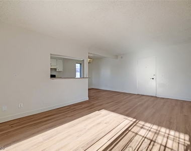 1405 Vegas Valley Drive - Photo Thumbnail 3