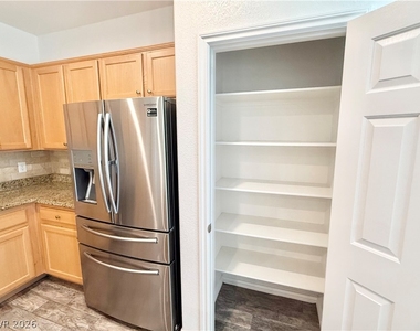 5190 Lignum Avenue - Photo Thumbnail 7