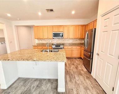 5190 Lignum Avenue - Photo Thumbnail 6