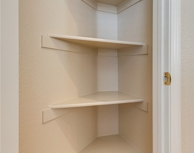 10550 W Alexander Road - Photo Thumbnail 5