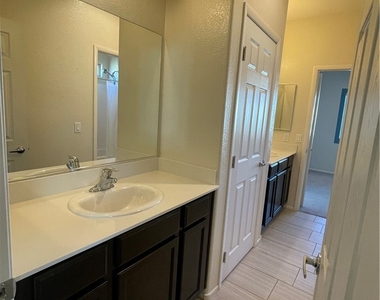 8929 Hull Bay Avenue - Photo Thumbnail 24