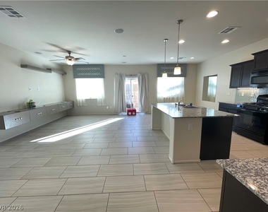 8929 Hull Bay Avenue - Photo Thumbnail 10