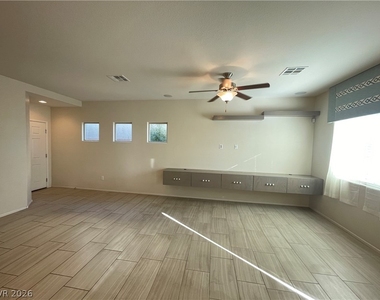 8929 Hull Bay Avenue - Photo Thumbnail 11