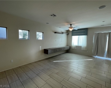 8929 Hull Bay Avenue - Photo Thumbnail 31