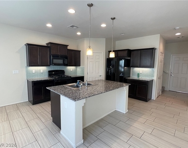 8929 Hull Bay Avenue - Photo Thumbnail 9
