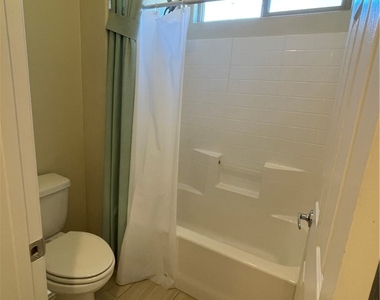8929 Hull Bay Avenue - Photo Thumbnail 25