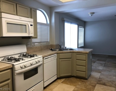3439 Bankside Drive - Photo Thumbnail 6