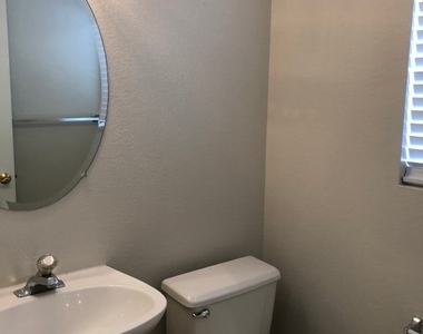 3439 Bankside Drive - Photo Thumbnail 9